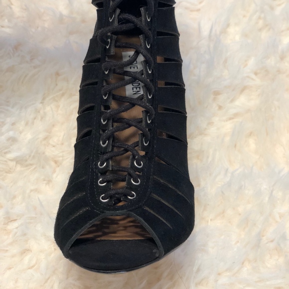 Steve Madden Cyder Suede Sandal - Picture 5 of 8